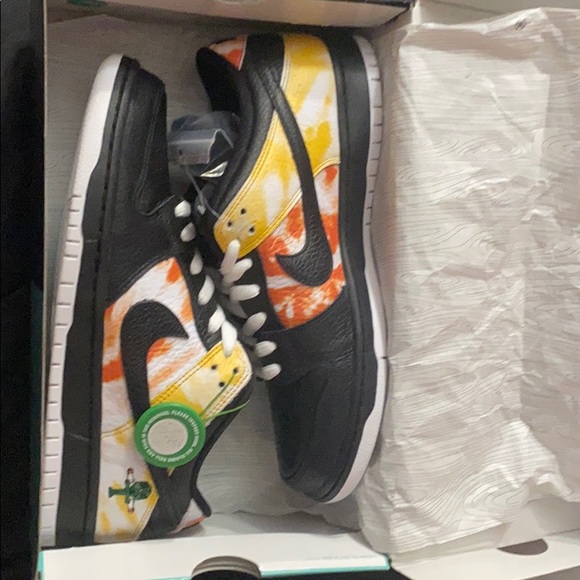 BRAND NEW !!! NikeSB DUNK Low Pro QS “RayGun” - Picture 6 of 12